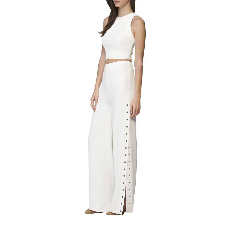 Model wears SemSem Salma Crop Top - Cream.